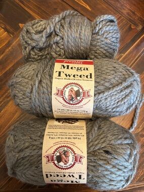 Premier Mega Tweed Super Bulky Yarn in Light Gray